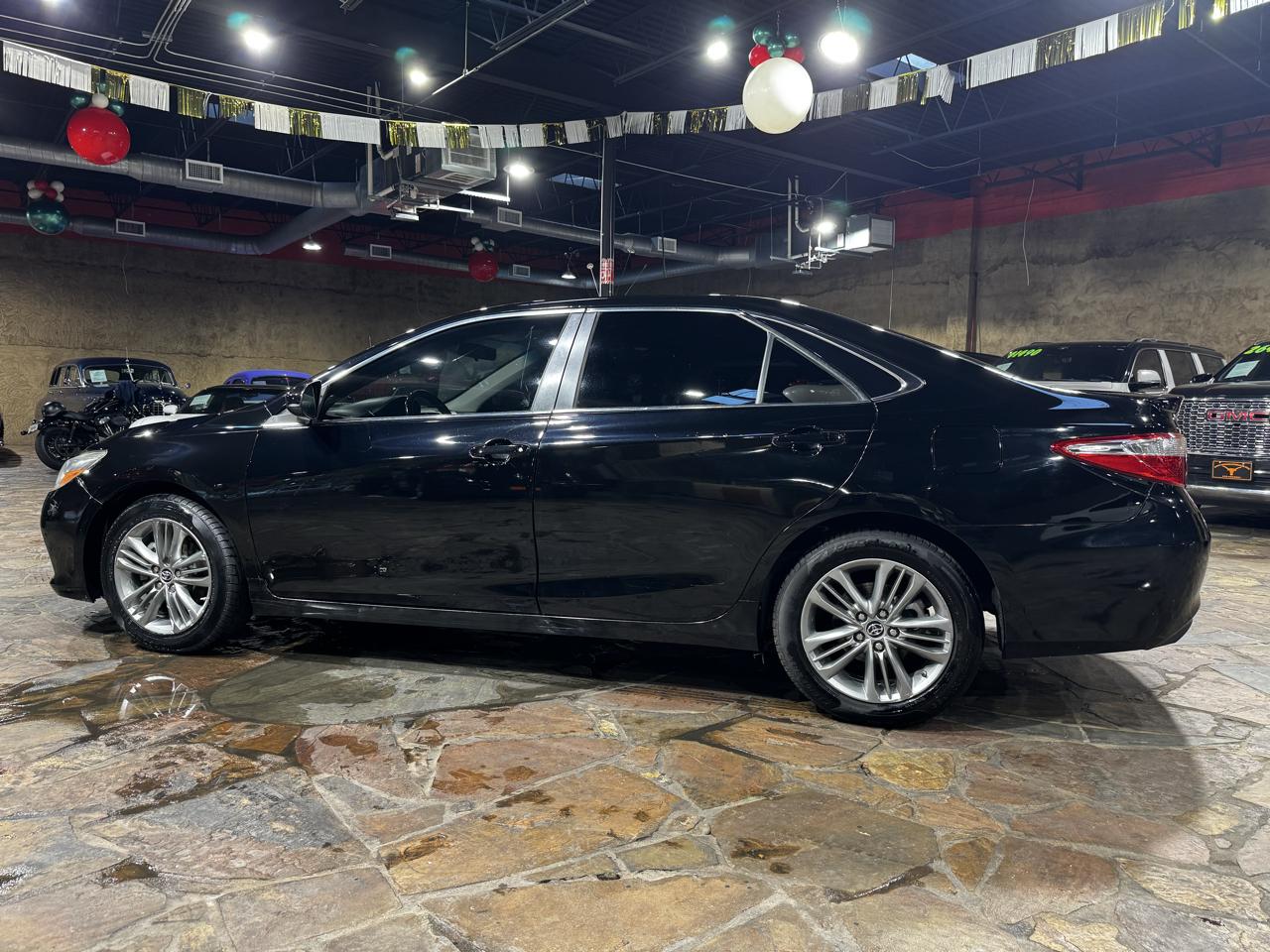 Toyota Camry 4dr Sdn I4 Auto XLE (Natl) 2015