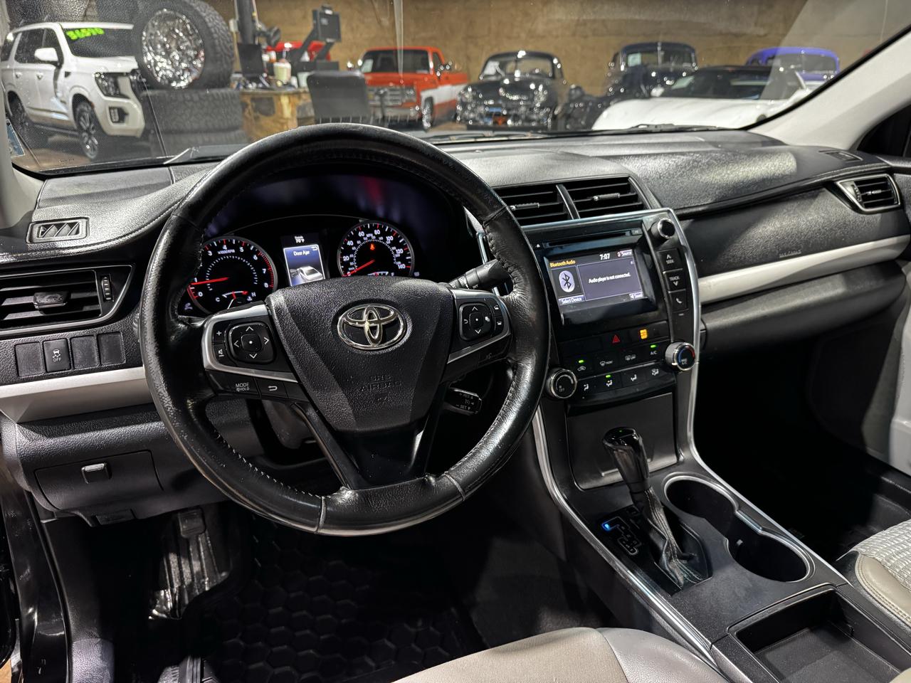 Toyota Camry 4dr Sdn I4 Auto XLE (Natl) 2015