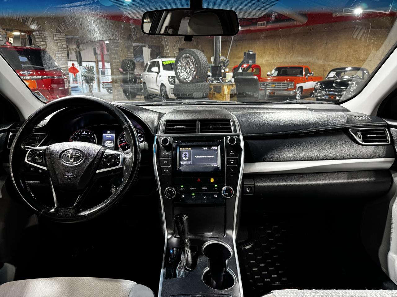 Toyota Camry 4dr Sdn I4 Auto XLE (Natl) 2015