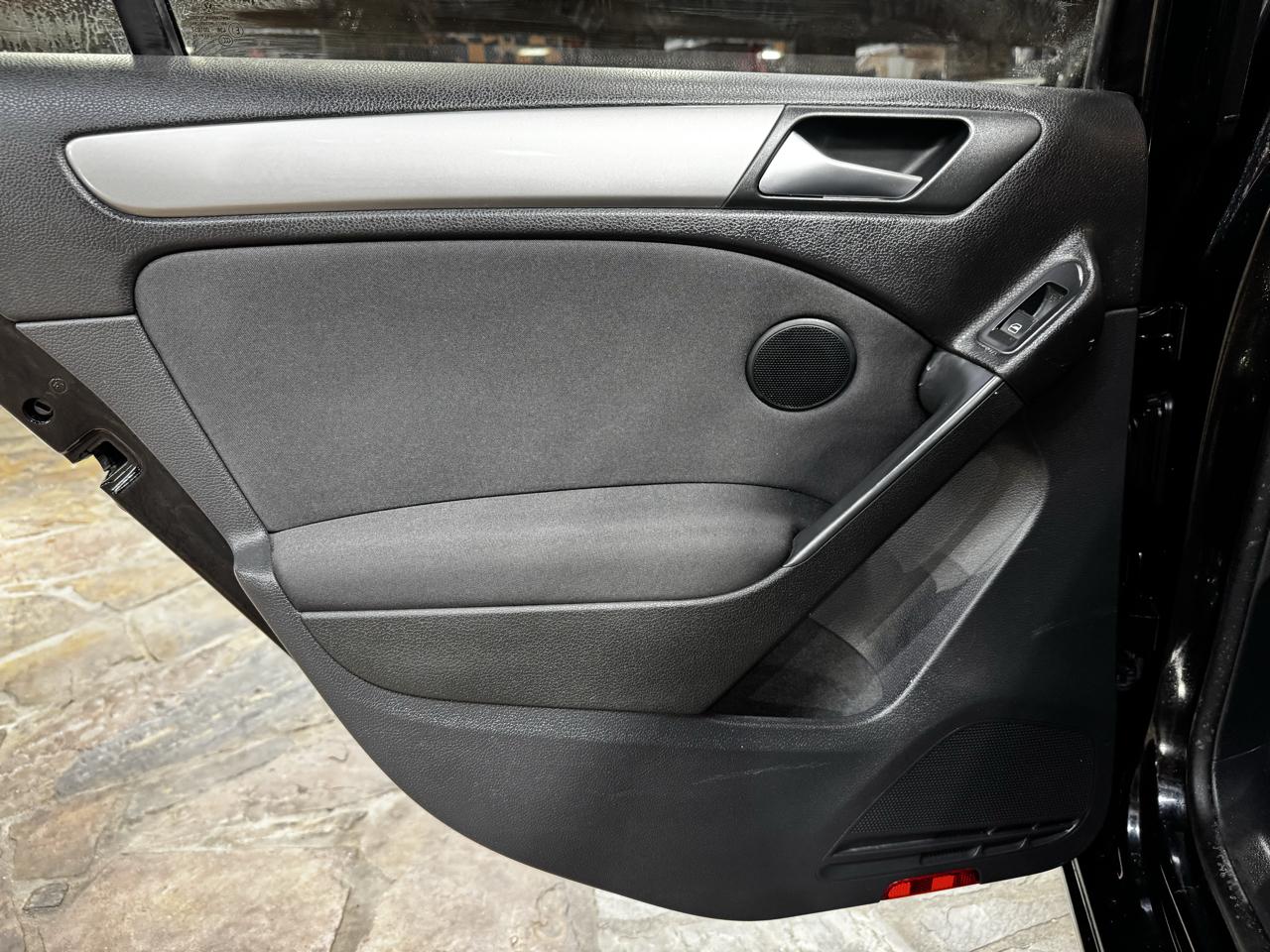 Volkswagen Golf 4dr HB Auto PZEV 2013