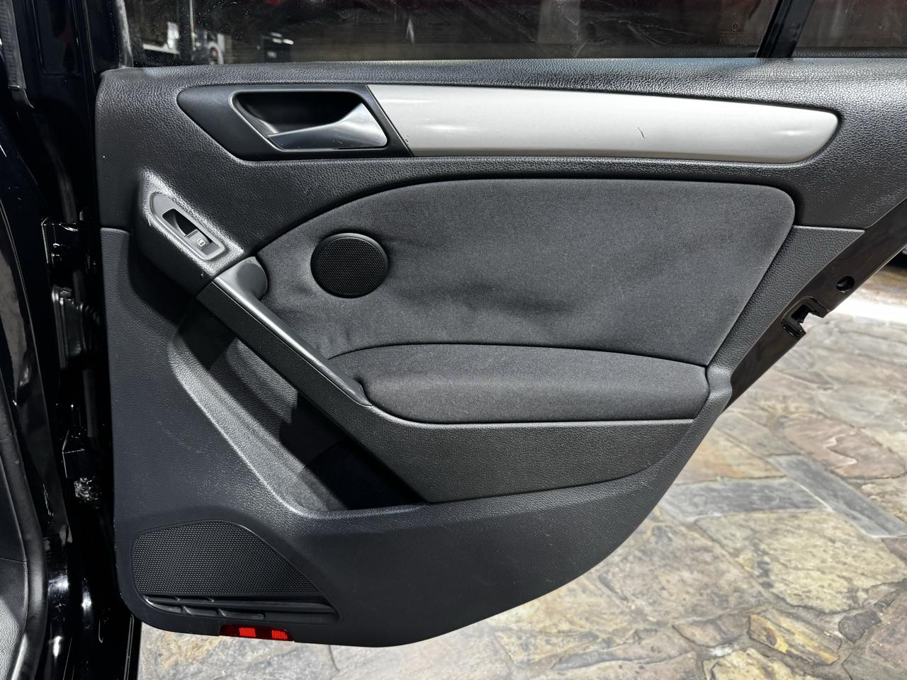 Volkswagen Golf 4dr HB Auto PZEV 2013
