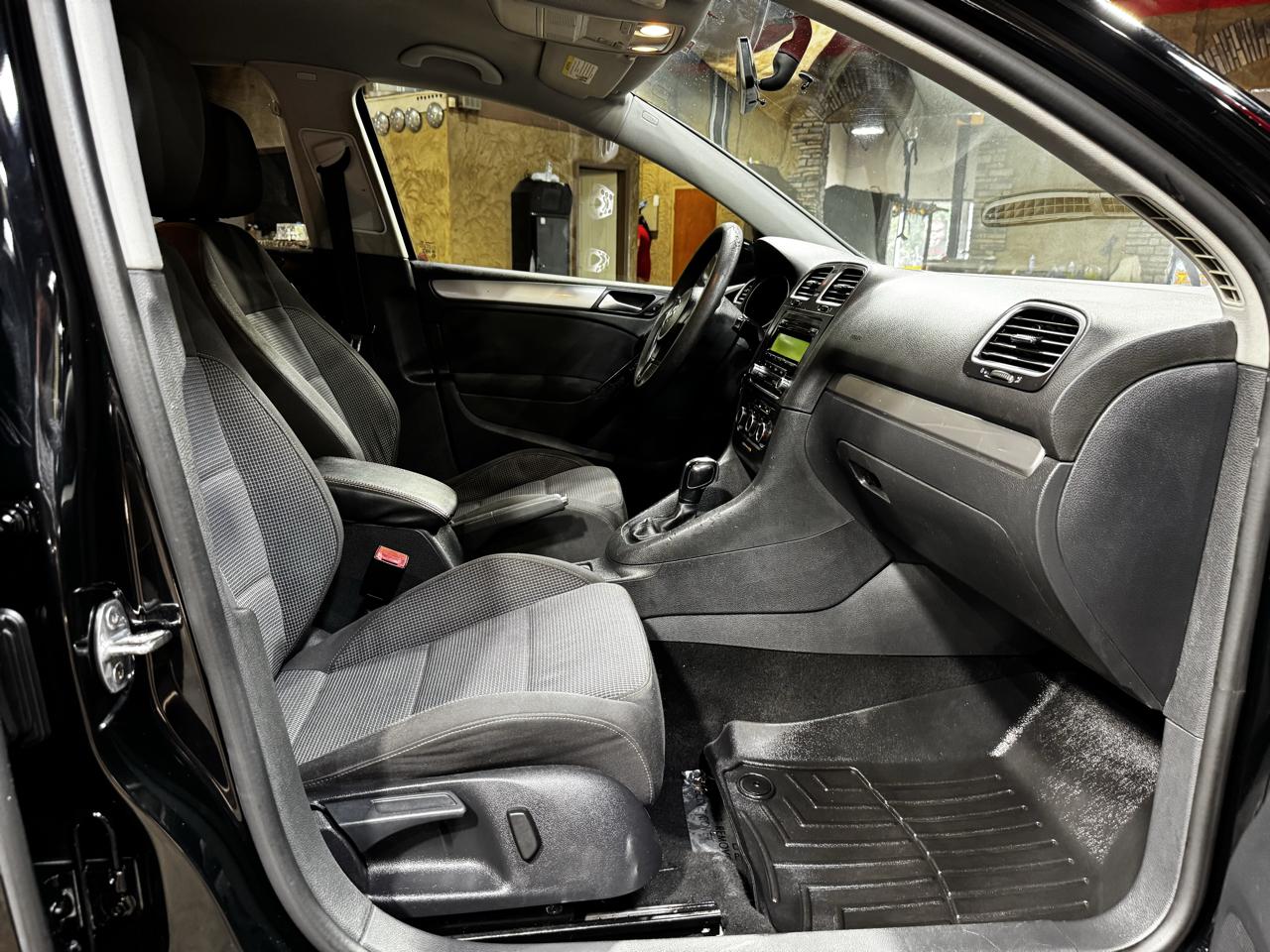 Volkswagen Golf 4dr HB Auto PZEV 2013