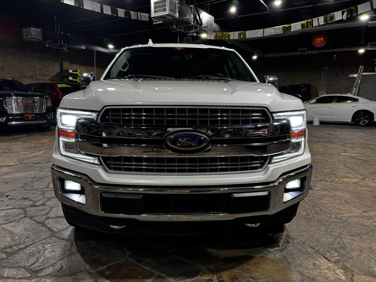 Ford F-150 photo 2