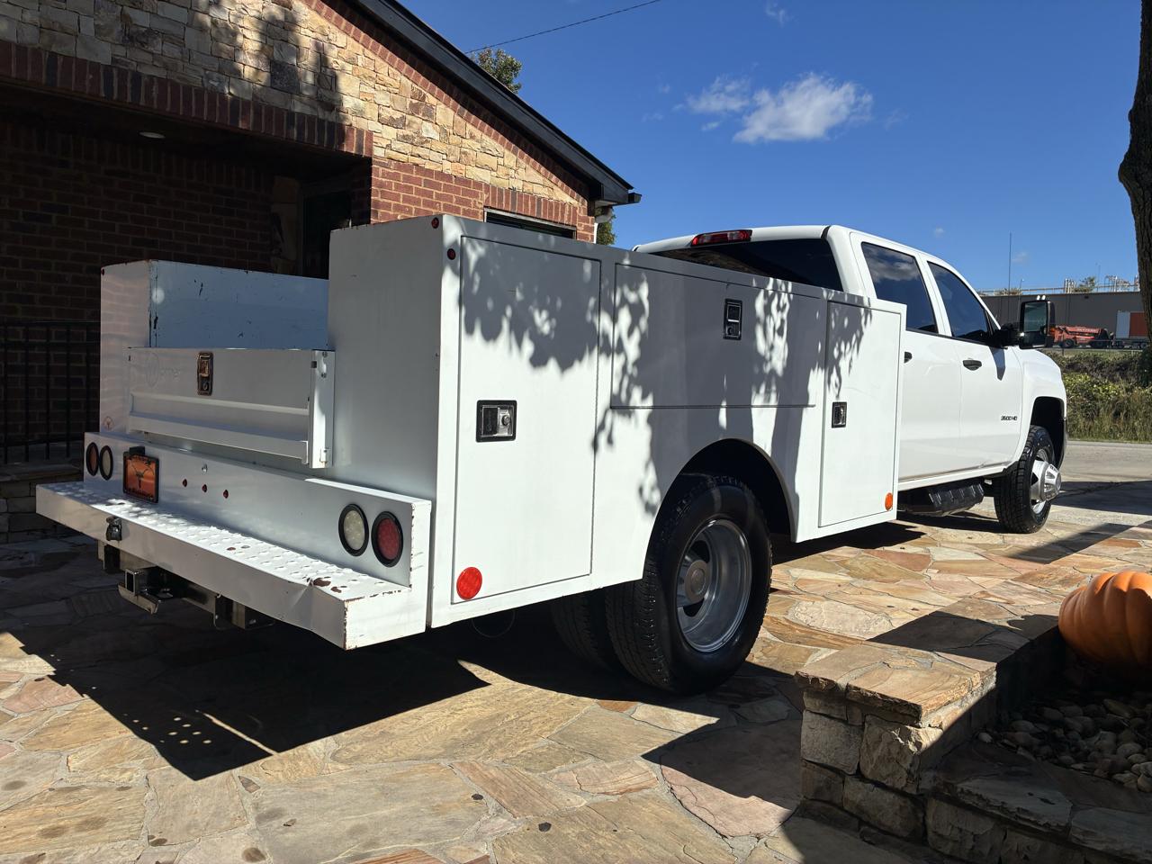 Chevrolet Silverado 3500HD CC 2WD Crew Cab 171.5" WB, 59.06" CA WT 2019