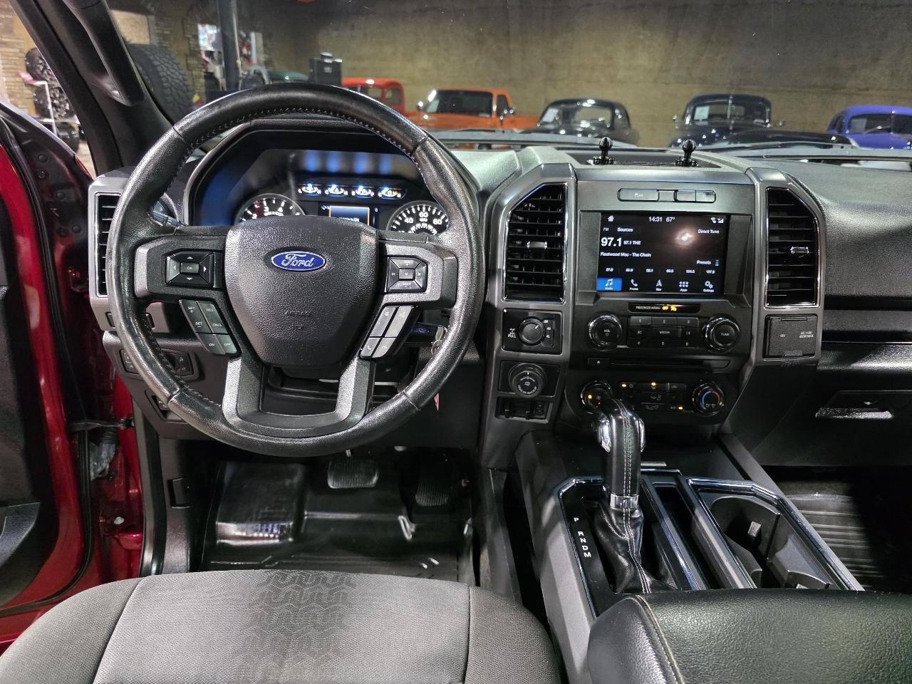 Ford F-150 4WD SuperCrew 139" XLT 2018