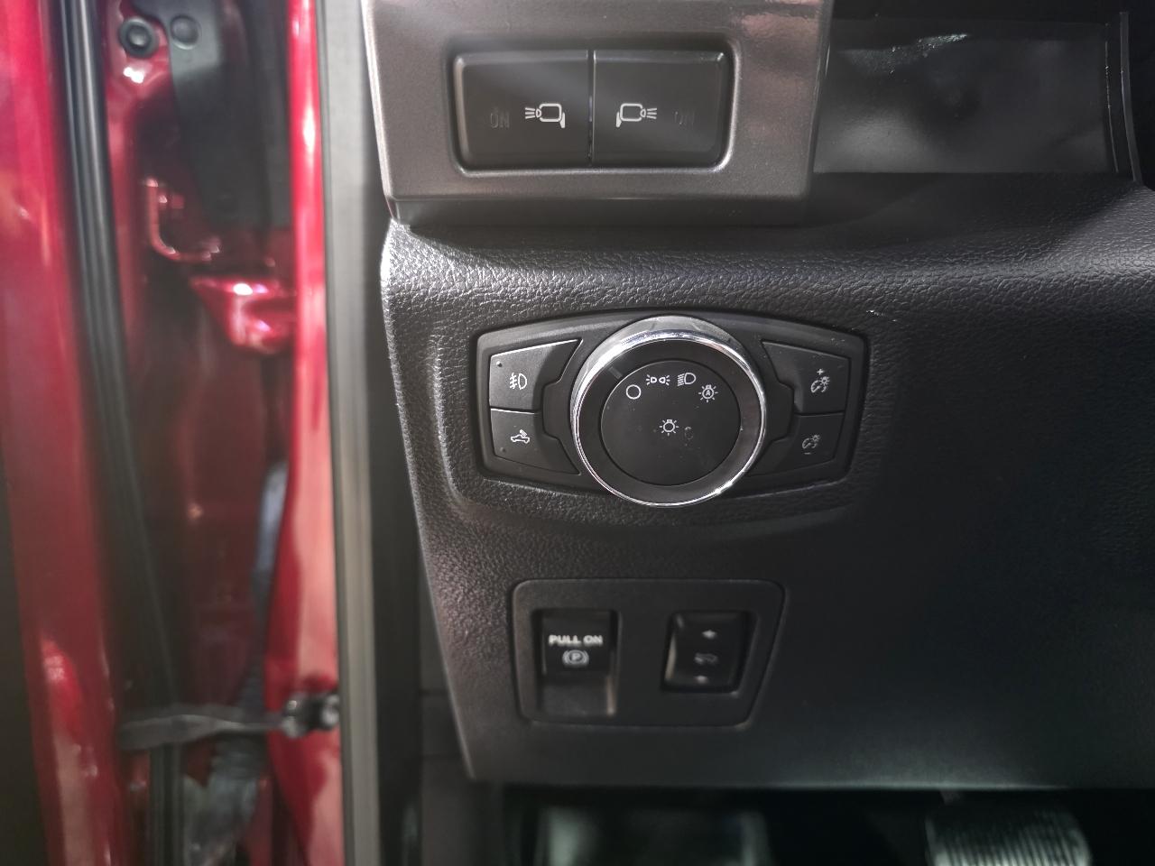 Ford F-150 4WD SuperCrew 139" XLT 2018
