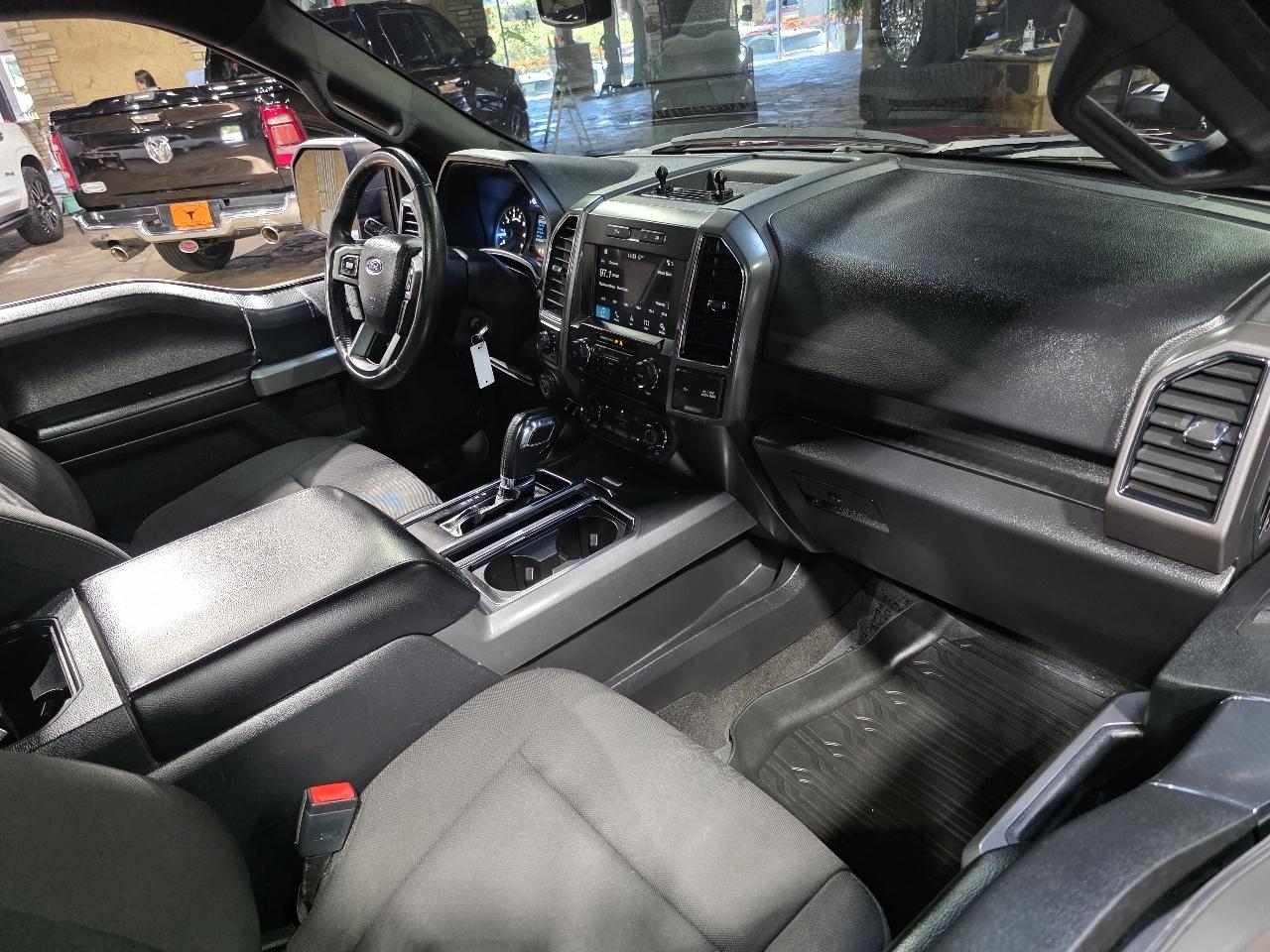 Ford F-150 4WD SuperCrew 139" XLT 2018