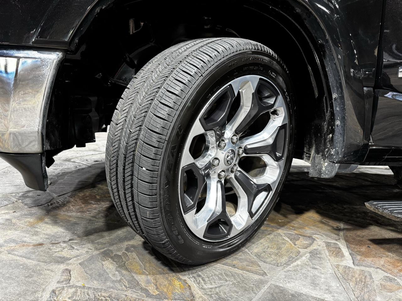 RAM 1500 Longhorn 4x2 Crew Cab 5'7" Box 2019