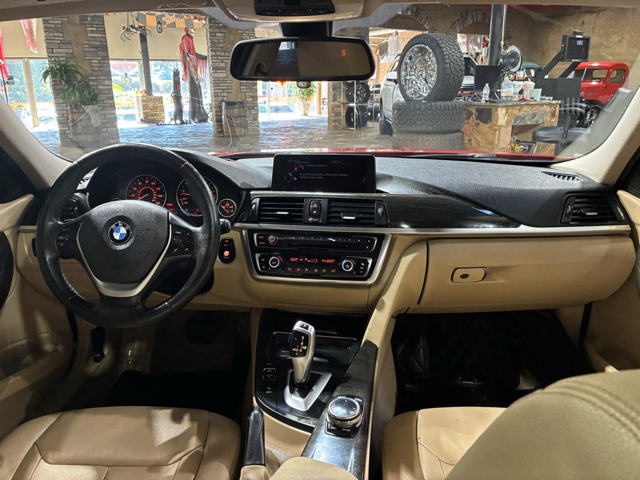 BMW 3 Series 4dr Sdn 328i RWD 2014