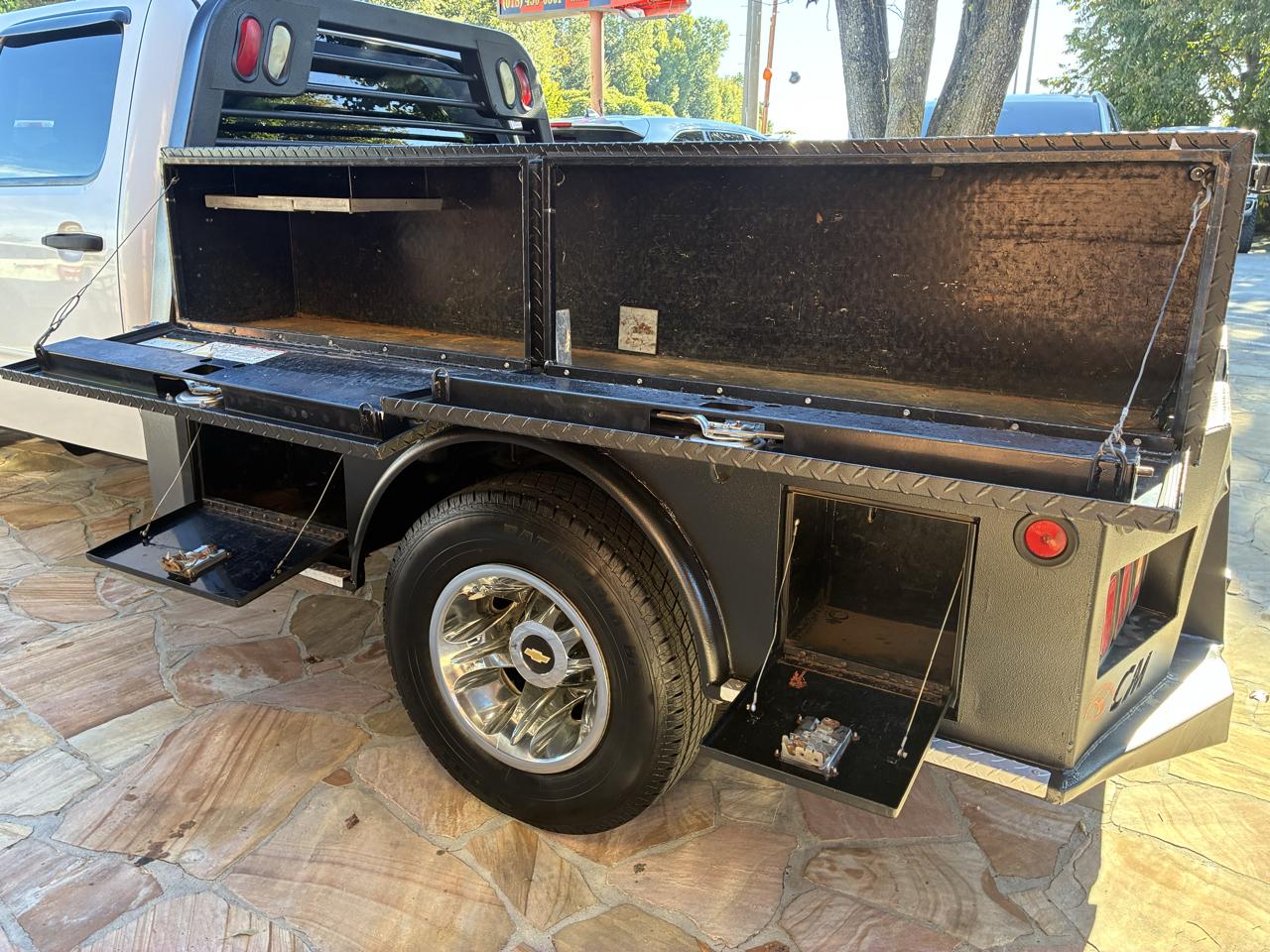 Chevrolet Silverado 3500HD 4WD Crew Cab 167.7" DRW LT 2011