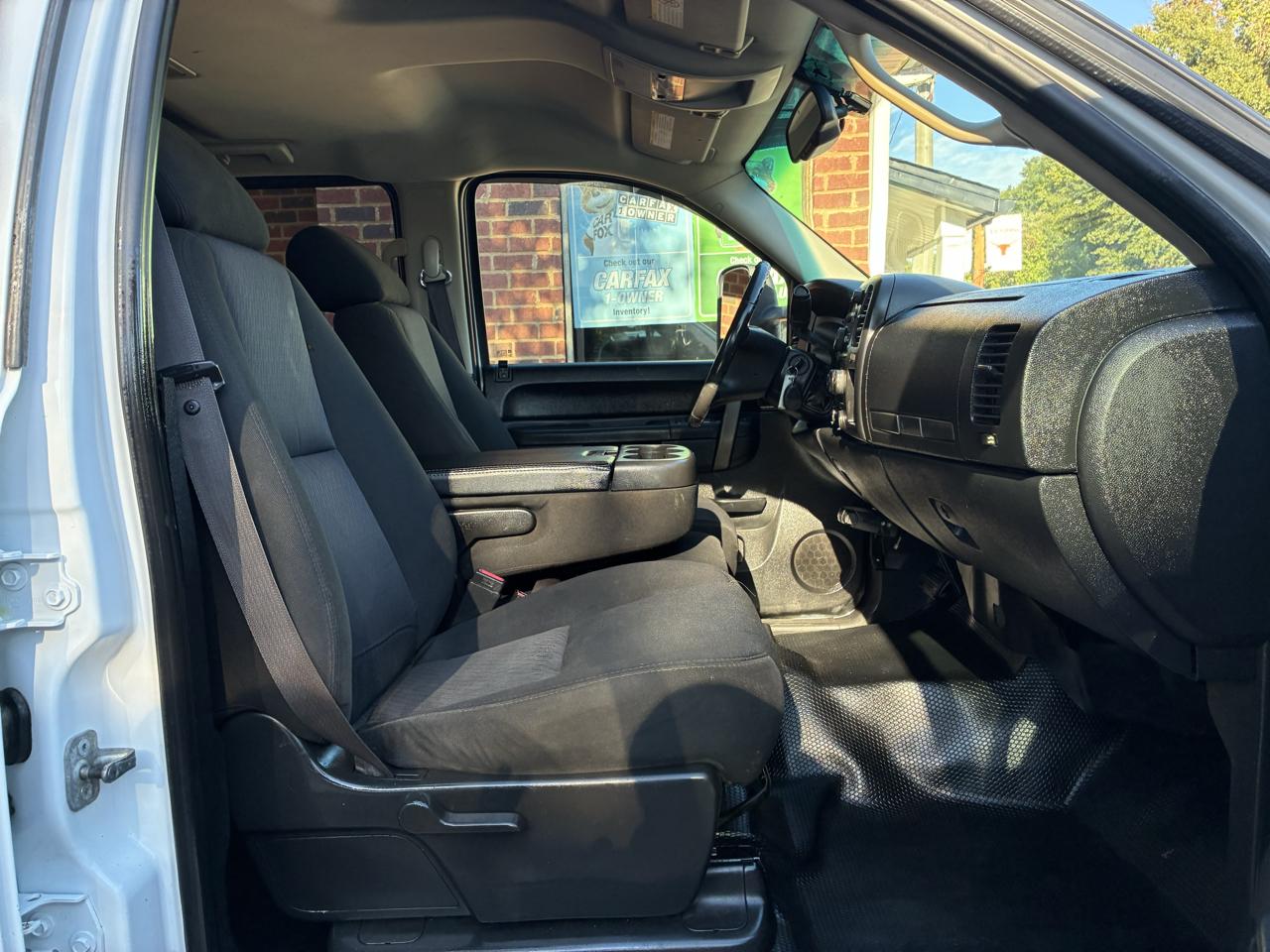 Chevrolet Silverado 3500HD 4WD Crew Cab 167.7" DRW LT 2011