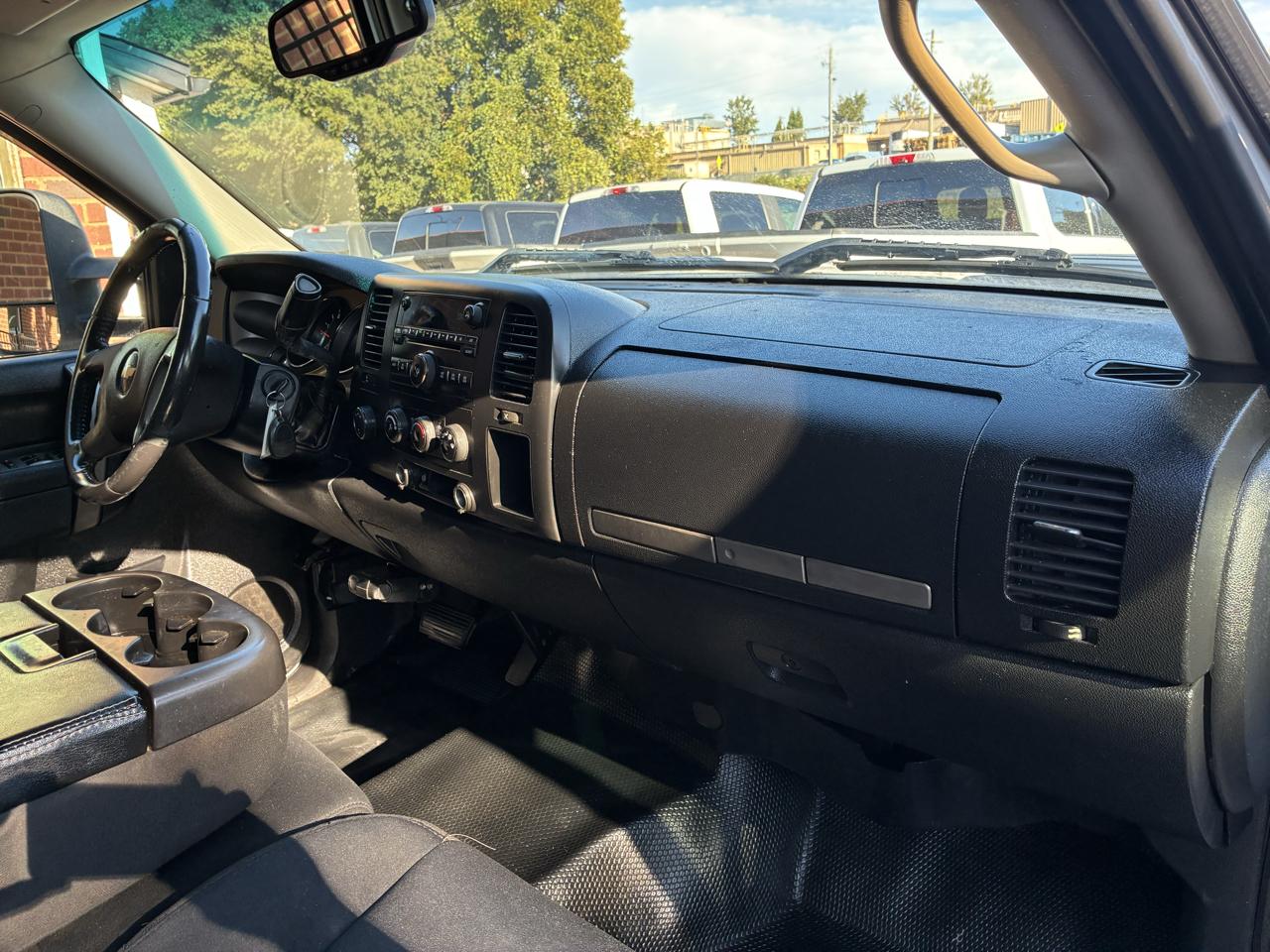 Chevrolet Silverado 3500HD 4WD Crew Cab 167.7" DRW LT 2011