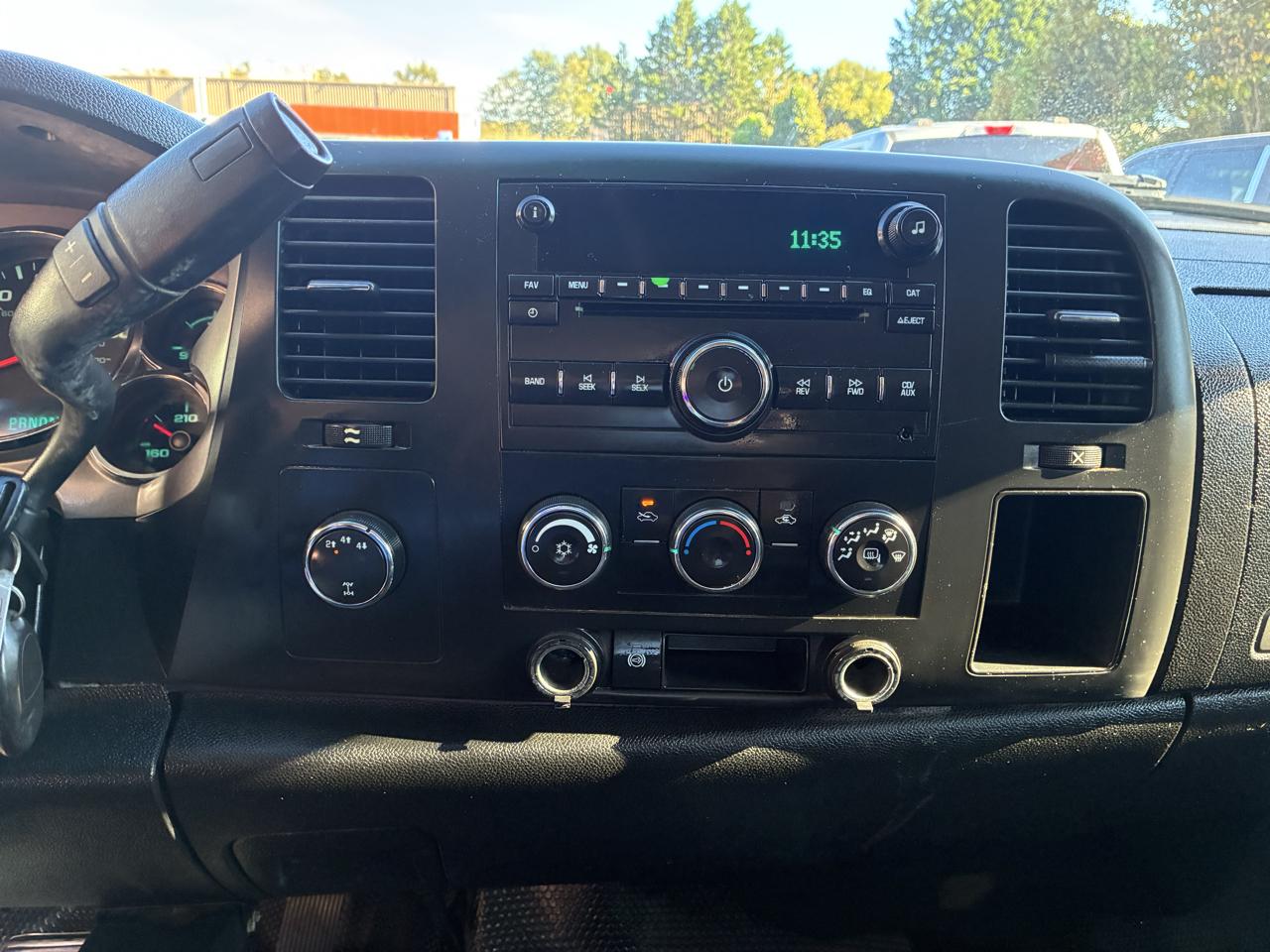 Chevrolet Silverado 3500HD 4WD Crew Cab 167.7" DRW LT 2011