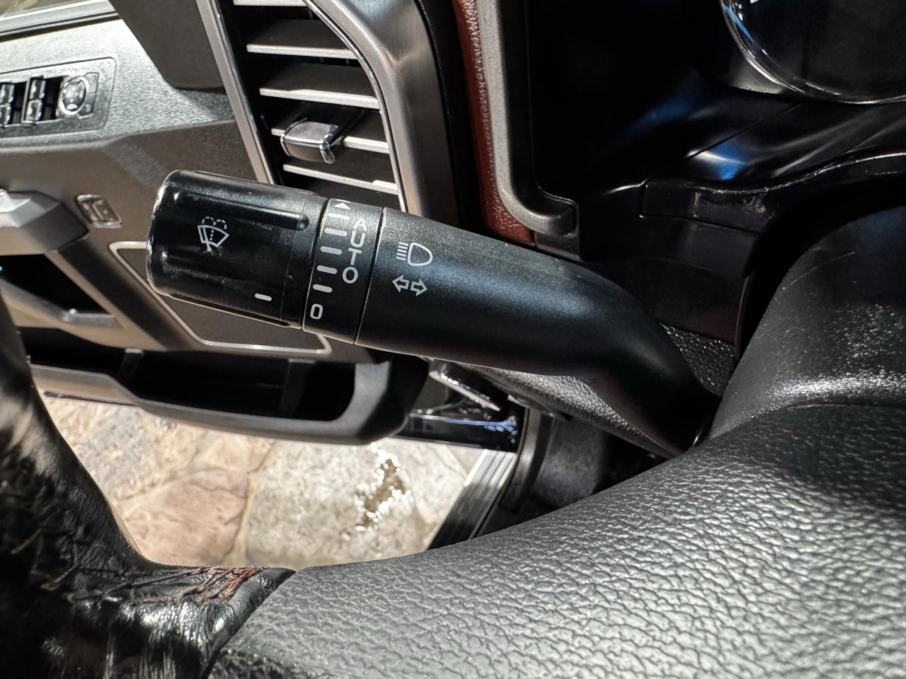 Ford F-150 Platinum 4WD SuperCrew 5.5' Box 2018