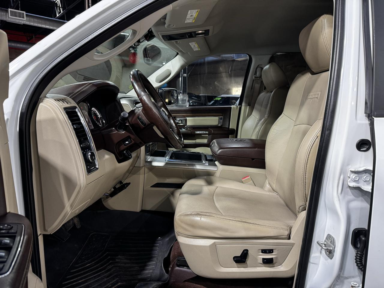 RAM 1500 2WD Crew Cab 140.5" Laramie 2014