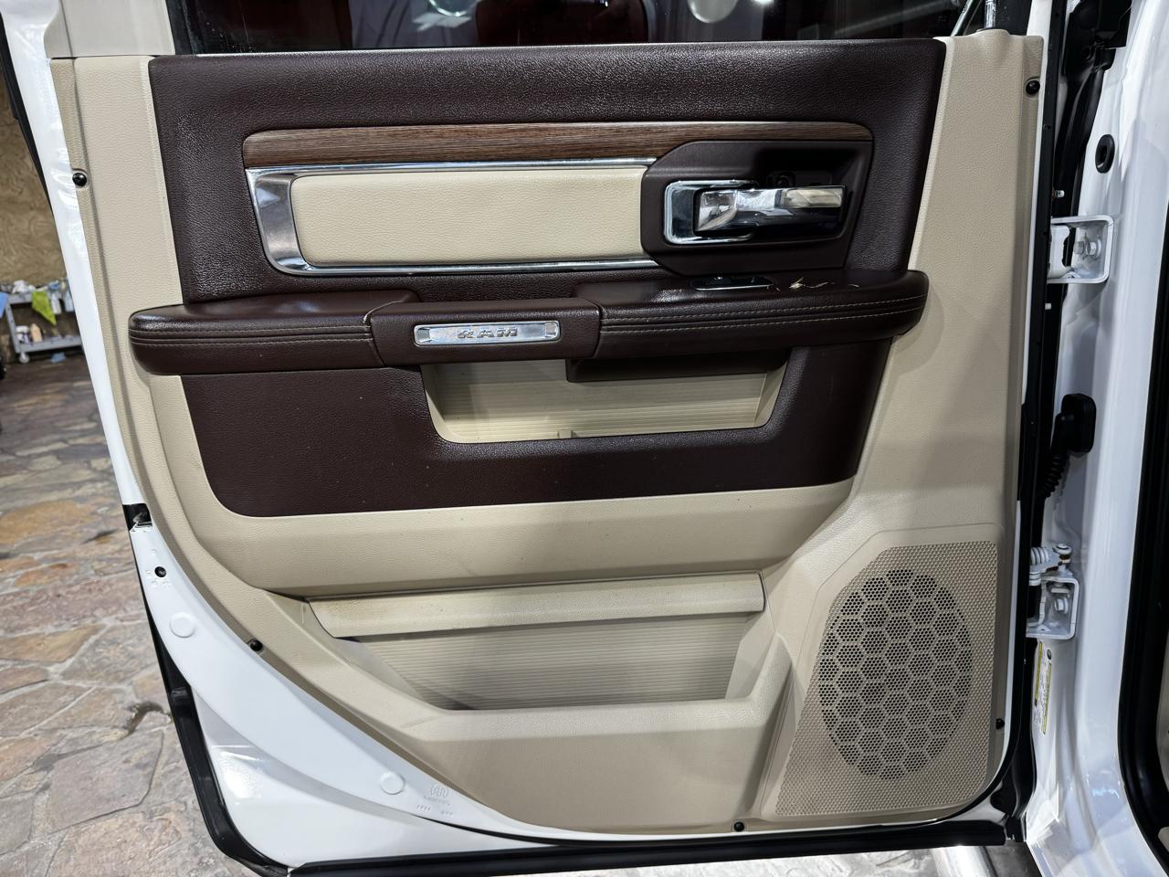 RAM 1500 2WD Crew Cab 140.5" Laramie 2014