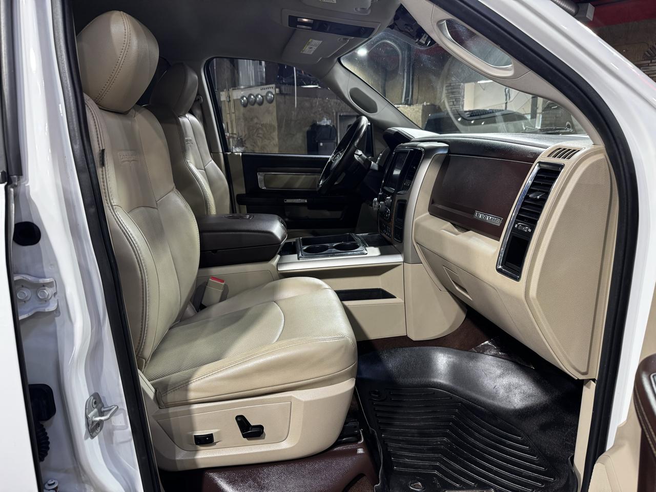 RAM 1500 2WD Crew Cab 140.5" Laramie 2014