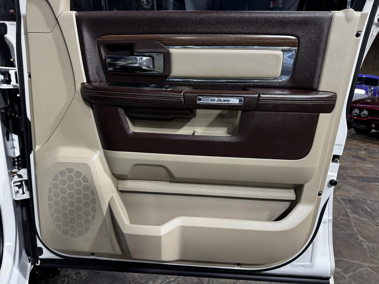 RAM 1500 2WD Crew Cab 140.5" Laramie 2014