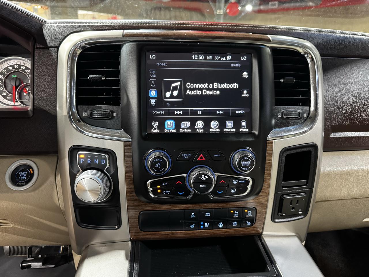 RAM 1500 2WD Crew Cab 140.5" Laramie 2014