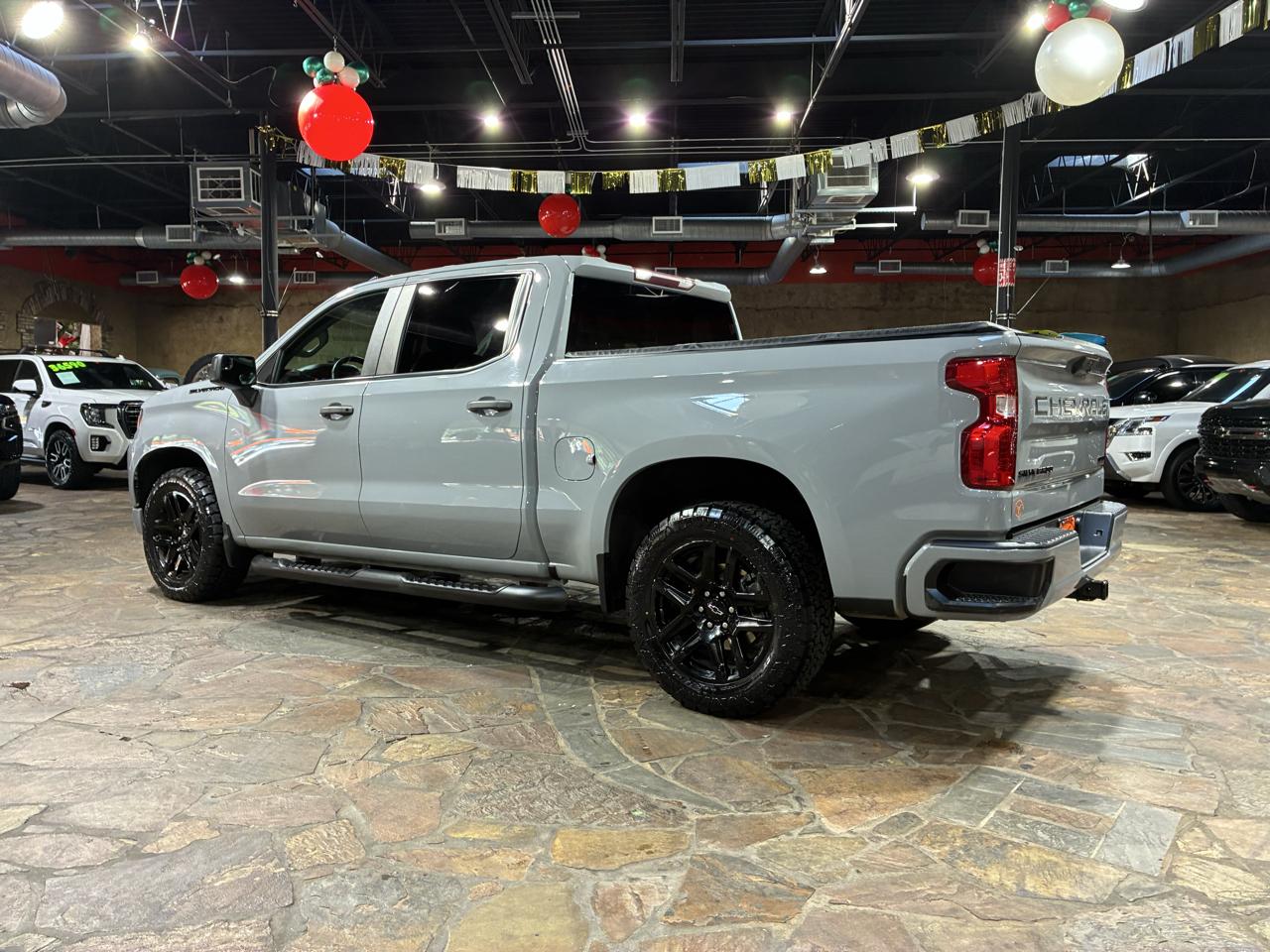 Chevrolet Silverado 1500 2WD Crew Cab 147" Custom 2024