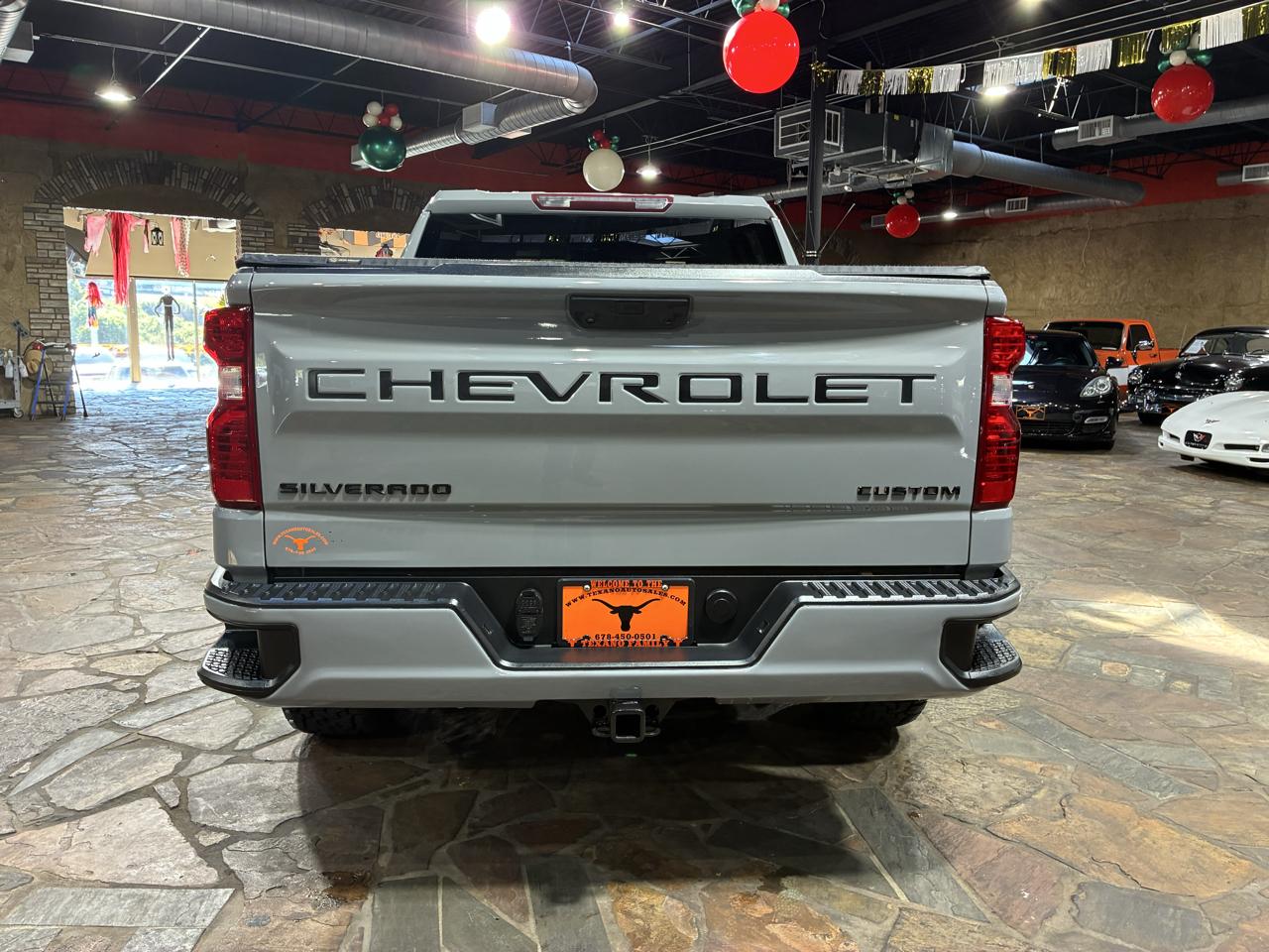 Chevrolet Silverado 1500 2WD Crew Cab 147" Custom 2024