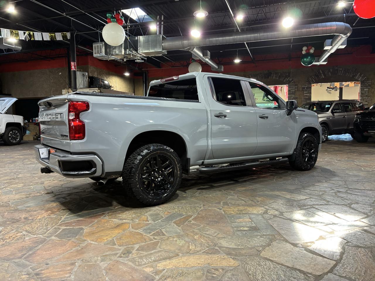 Chevrolet Silverado 1500 2WD Crew Cab 147" Custom 2024