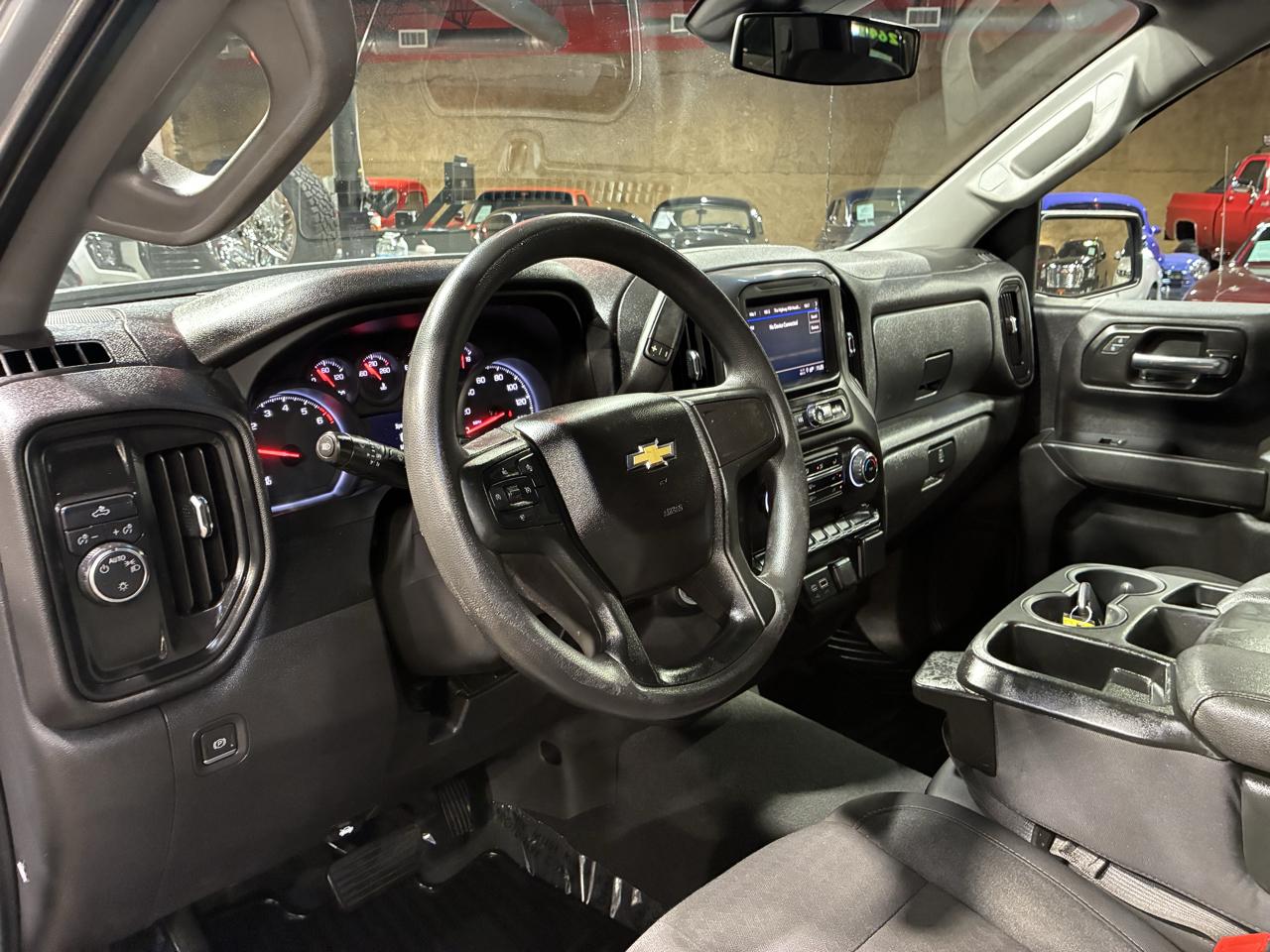 Chevrolet Silverado 1500 2WD Crew Cab 147" Custom 2024
