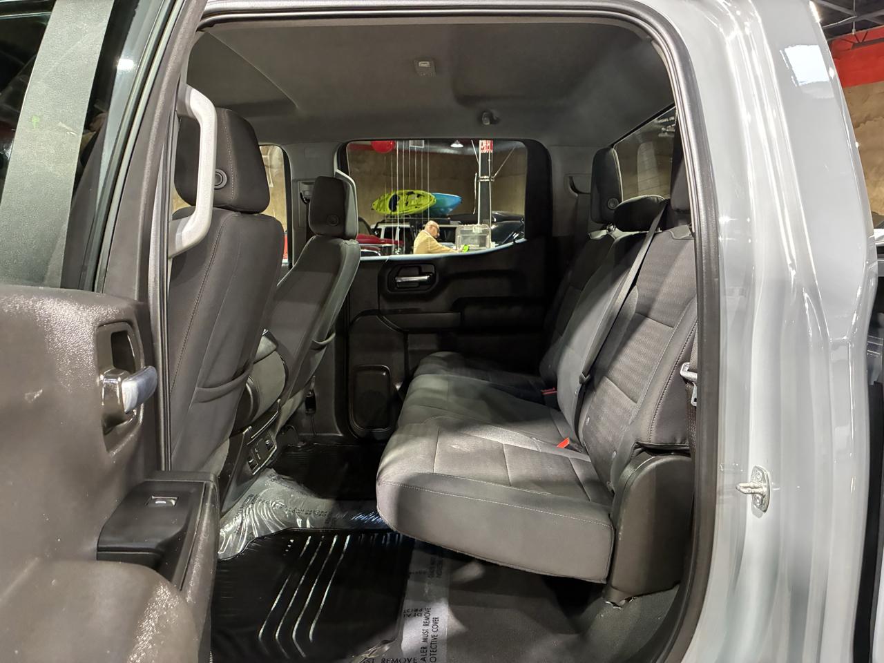 Chevrolet Silverado 1500 2WD Crew Cab 147" Custom 2024
