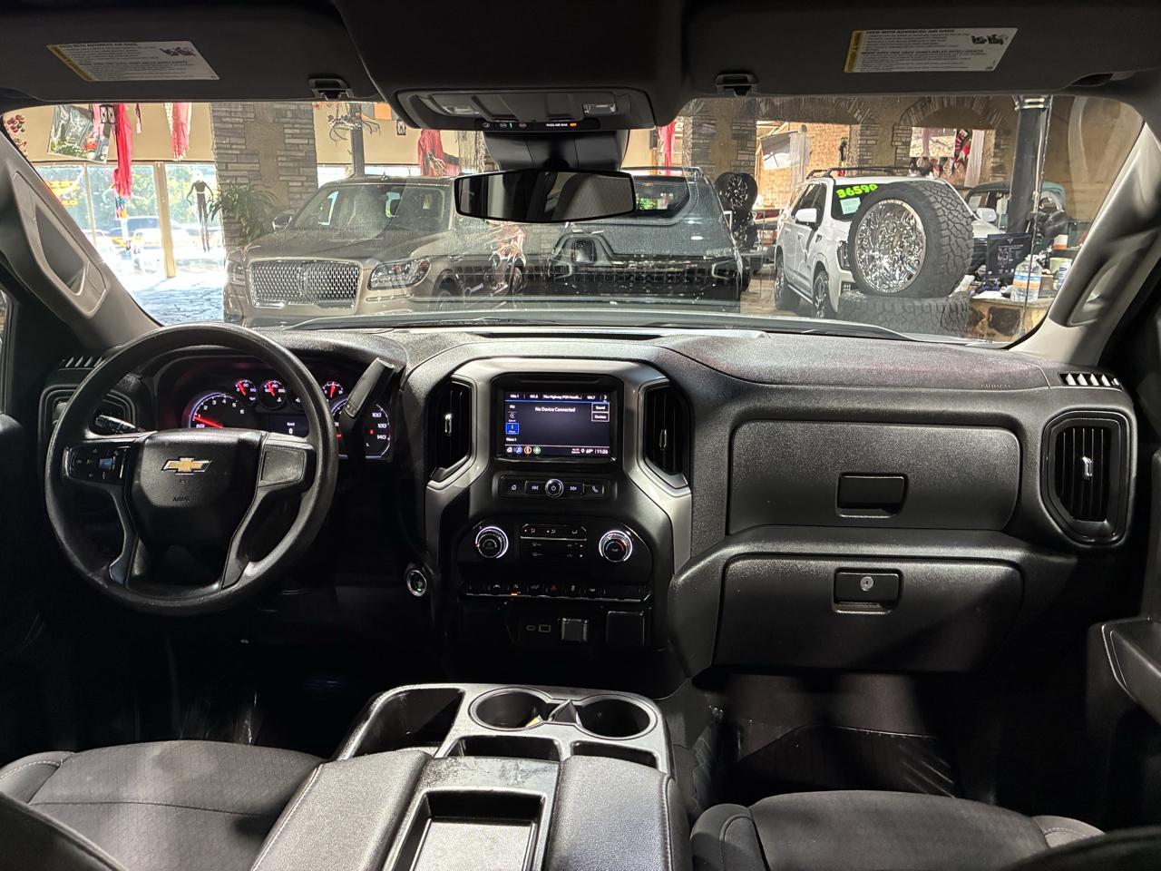 Chevrolet Silverado 1500 2WD Crew Cab 147" Custom 2024