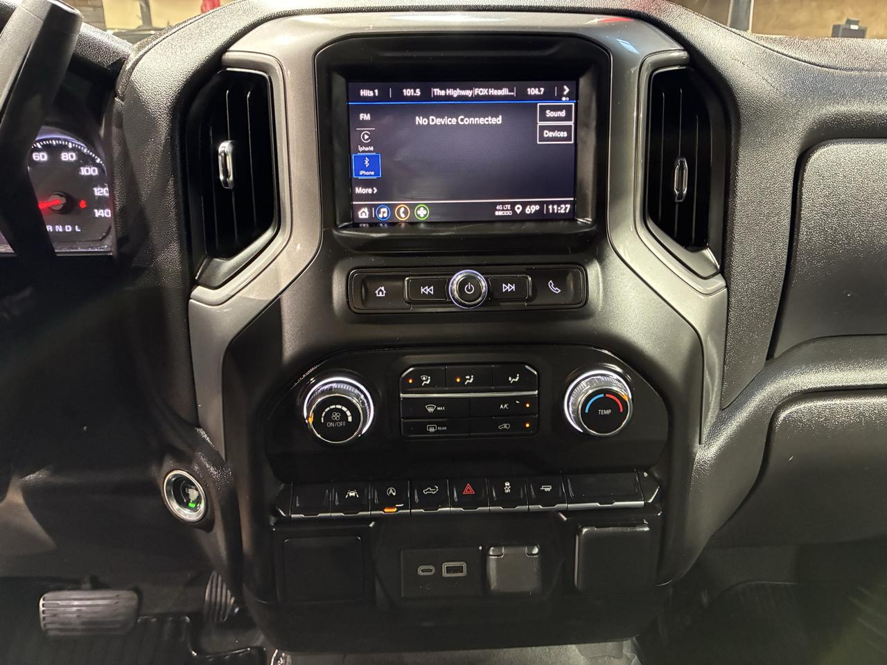 Chevrolet Silverado 1500 2WD Crew Cab 147" Custom 2024