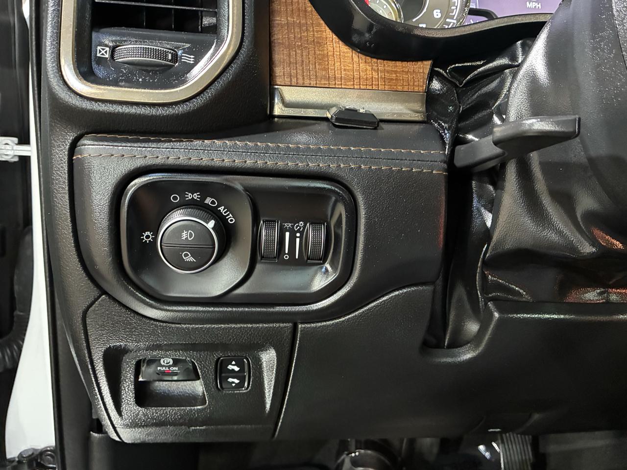 RAM 1500 Longhorn 4x4 Crew Cab 5'7" Box 2022
