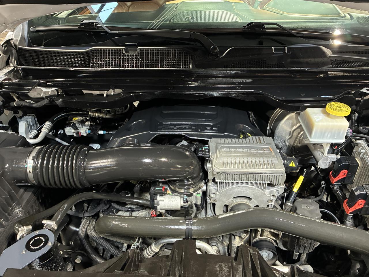 RAM 1500 Longhorn 4x4 Crew Cab 5'7" Box 2022
