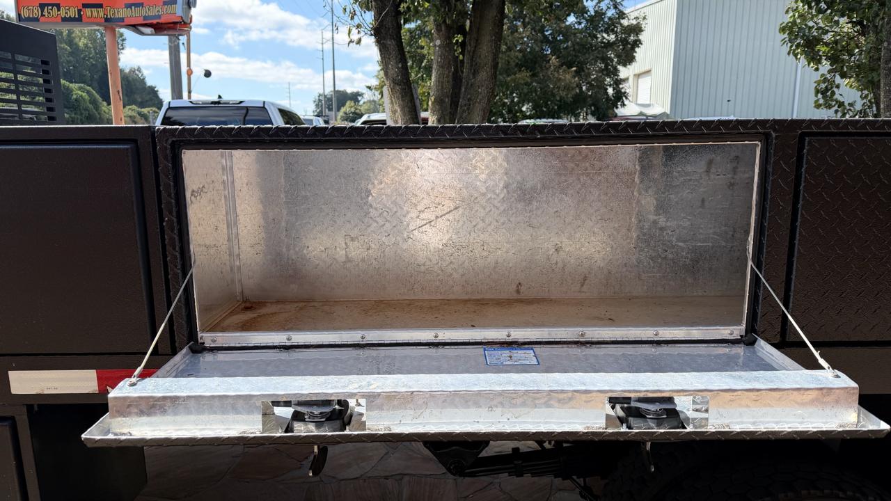RAM 5500 Chassis Cab Tradesman 4x2 Reg Cab 120" CA 204.5" WB 2019