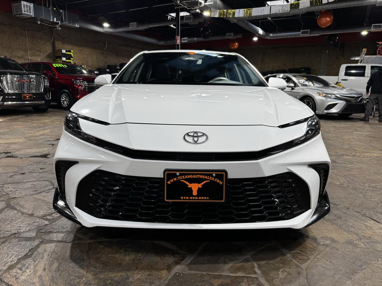 Toyota Camry XLE (Natl) 2025
