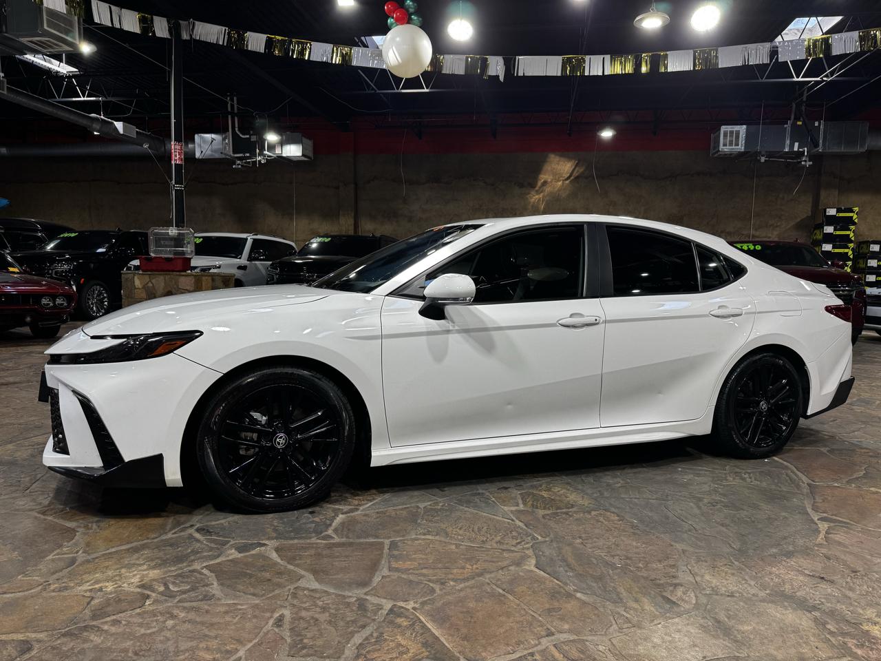 Toyota Camry XLE (Natl) 2025