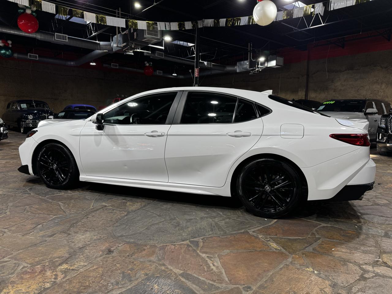 Toyota Camry XLE (Natl) 2025