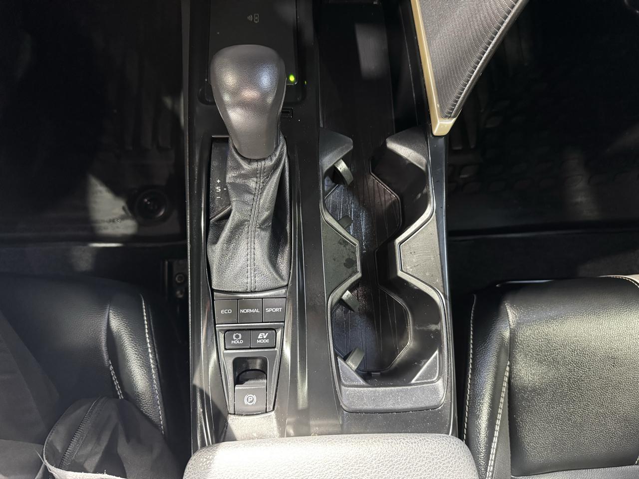 Toyota Camry XLE (Natl) 2025