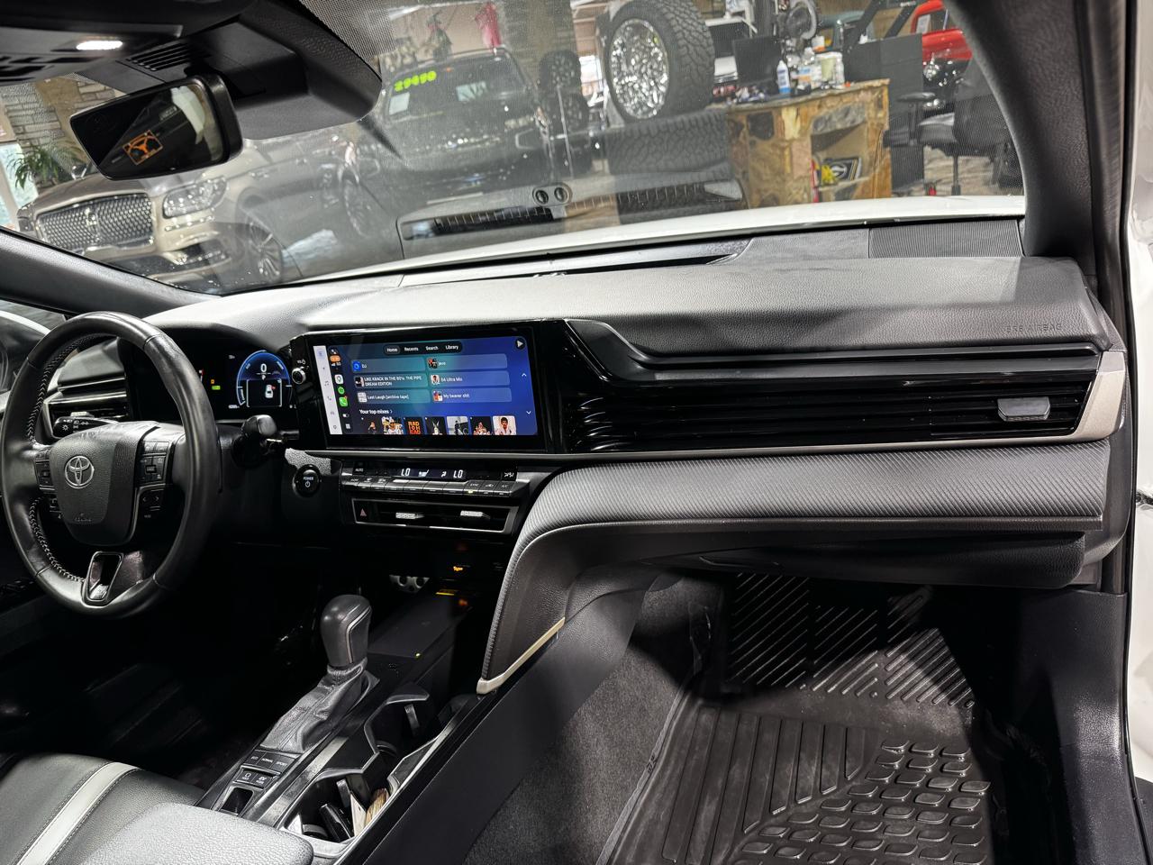 Toyota Camry XLE (Natl) 2025