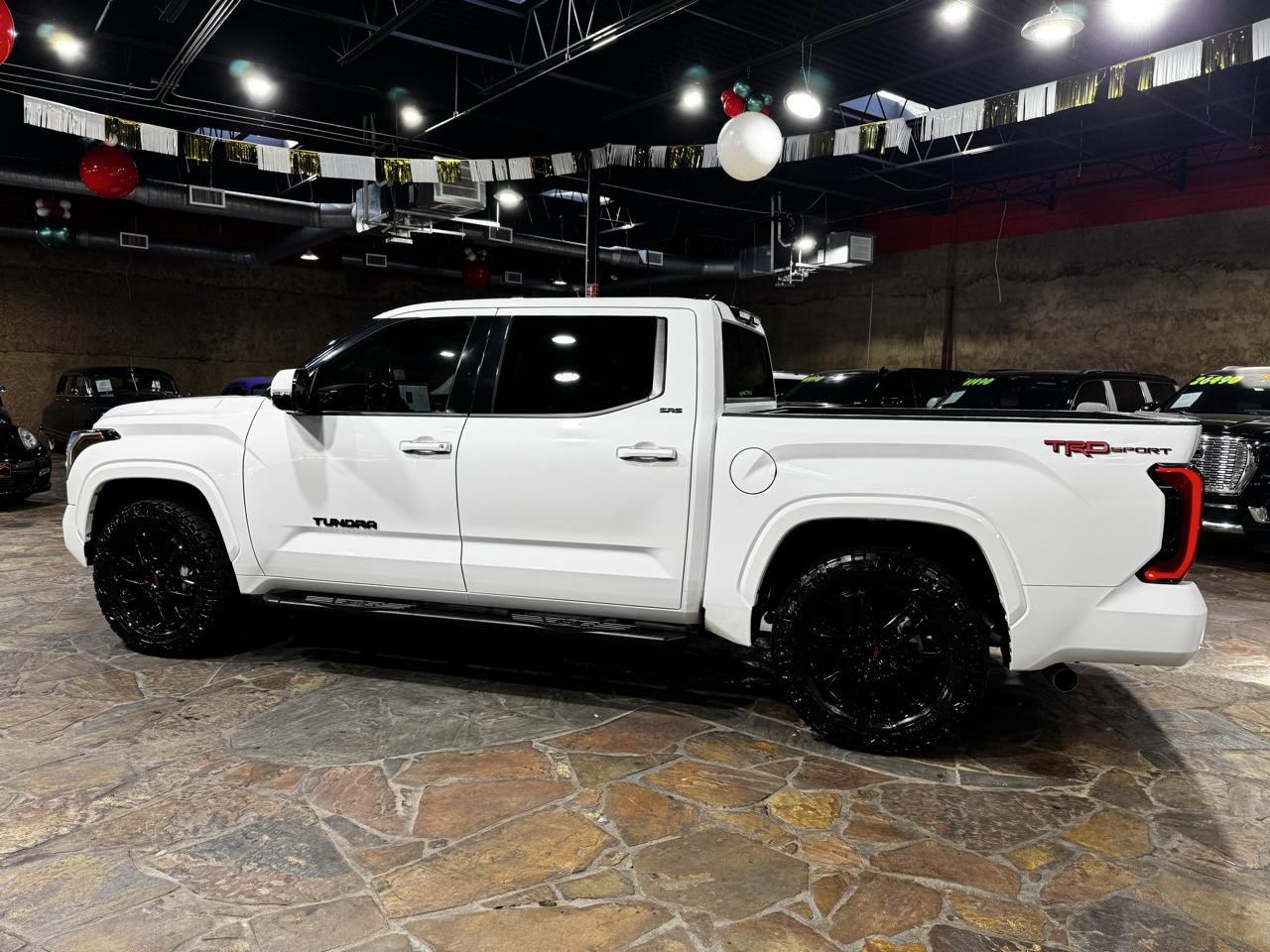 Toyota Tundra 2WD SR5 CrewMax 5.5' Bed (Natl) 2022
