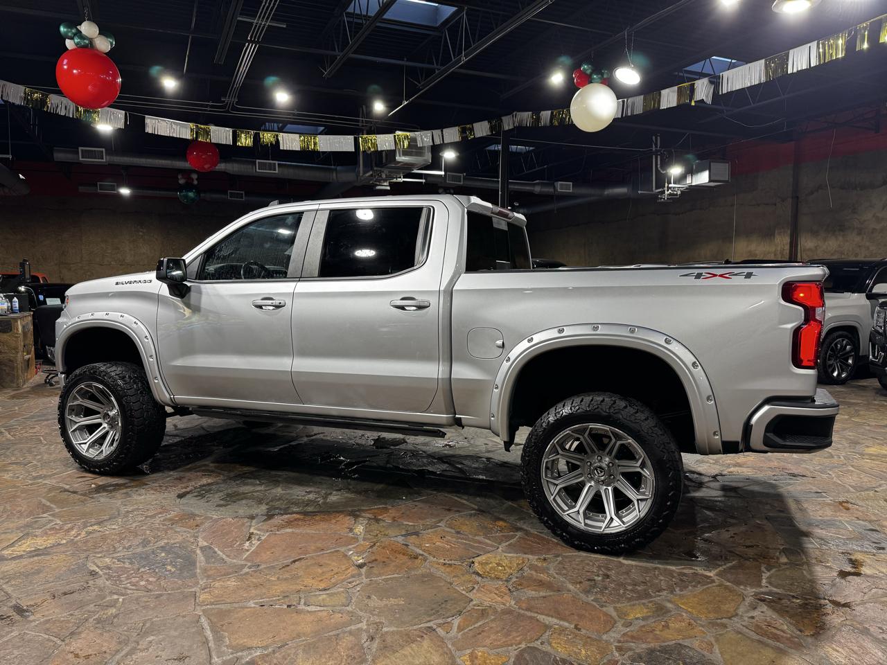 Chevrolet Silverado 1500 4WD Crew Cab 147" RST 2021
