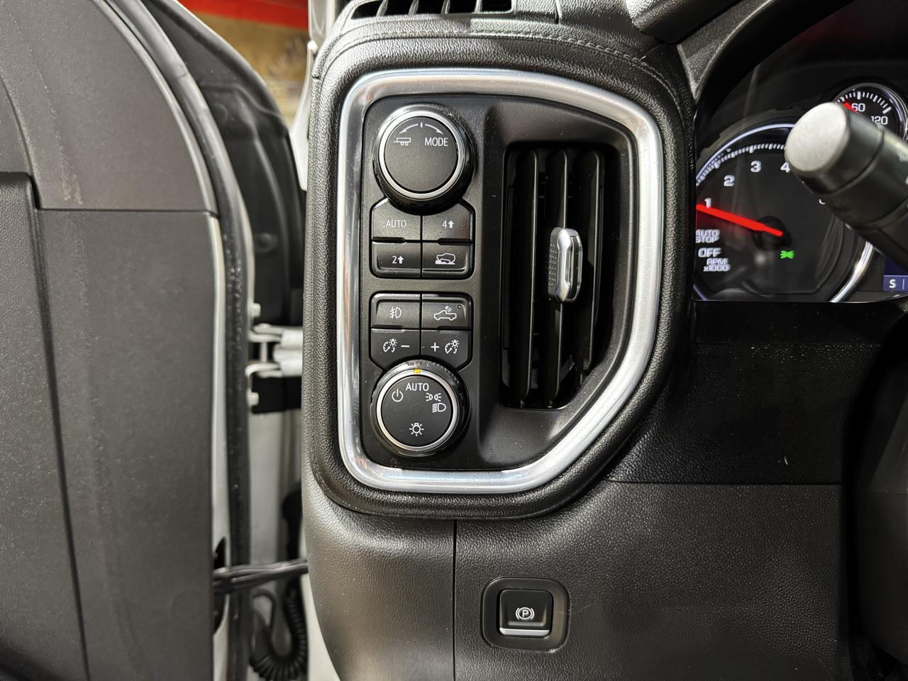 Chevrolet Silverado 1500 4WD Crew Cab 147" RST 2021