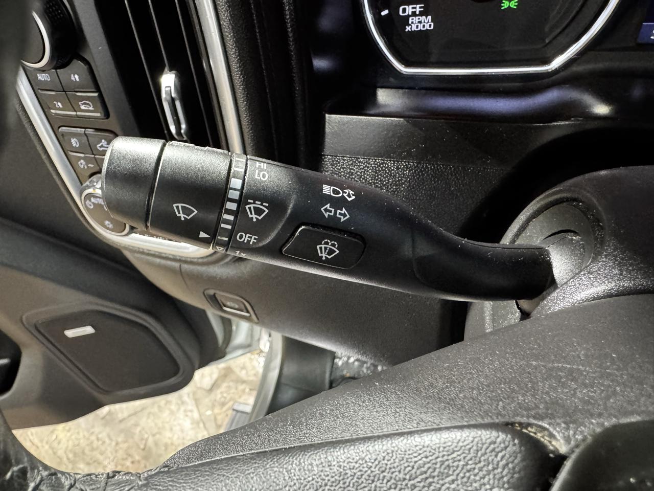 Chevrolet Silverado 1500 4WD Crew Cab 147" RST 2021