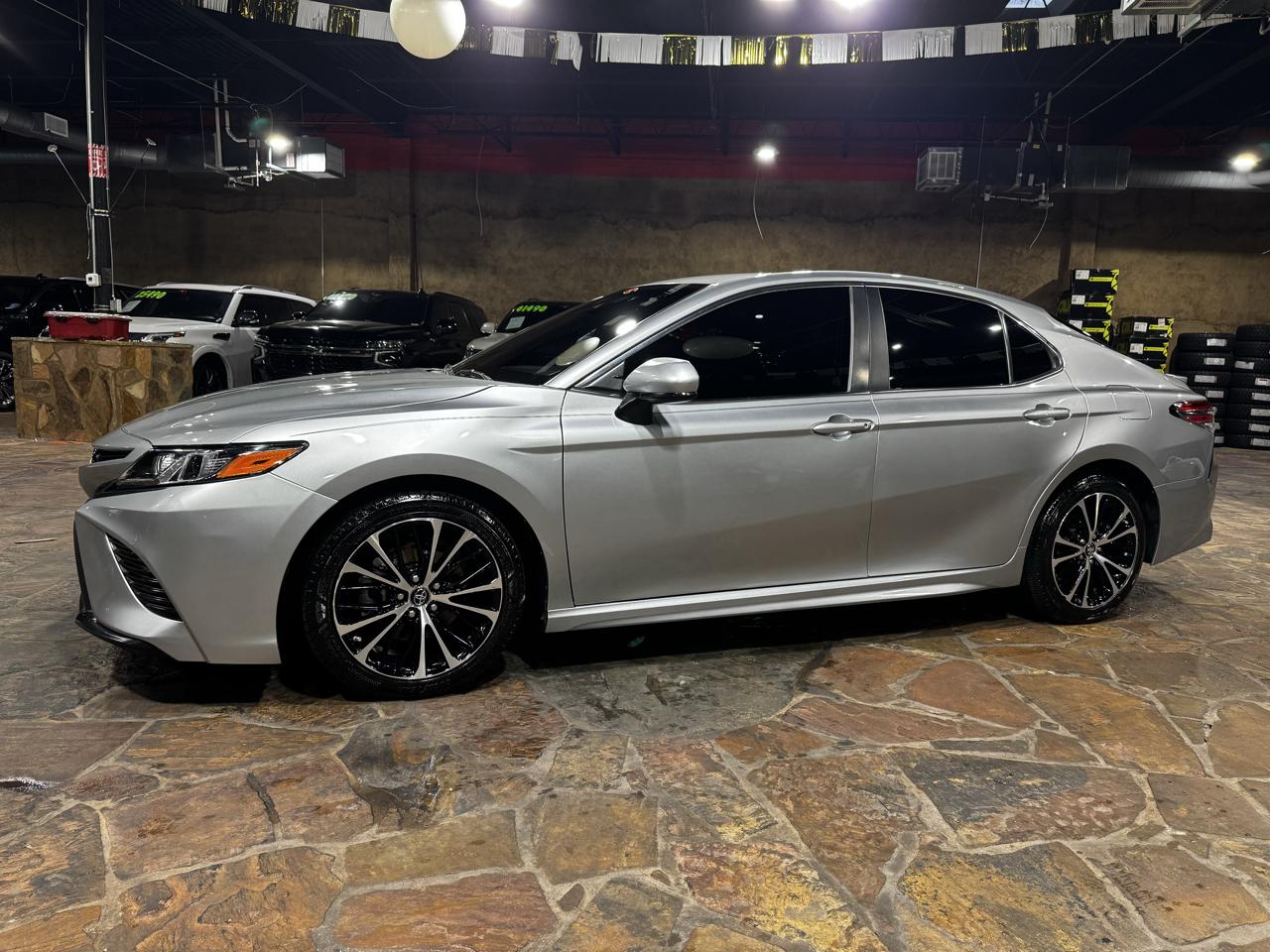 Toyota Camry XLE Auto (Natl) 2019