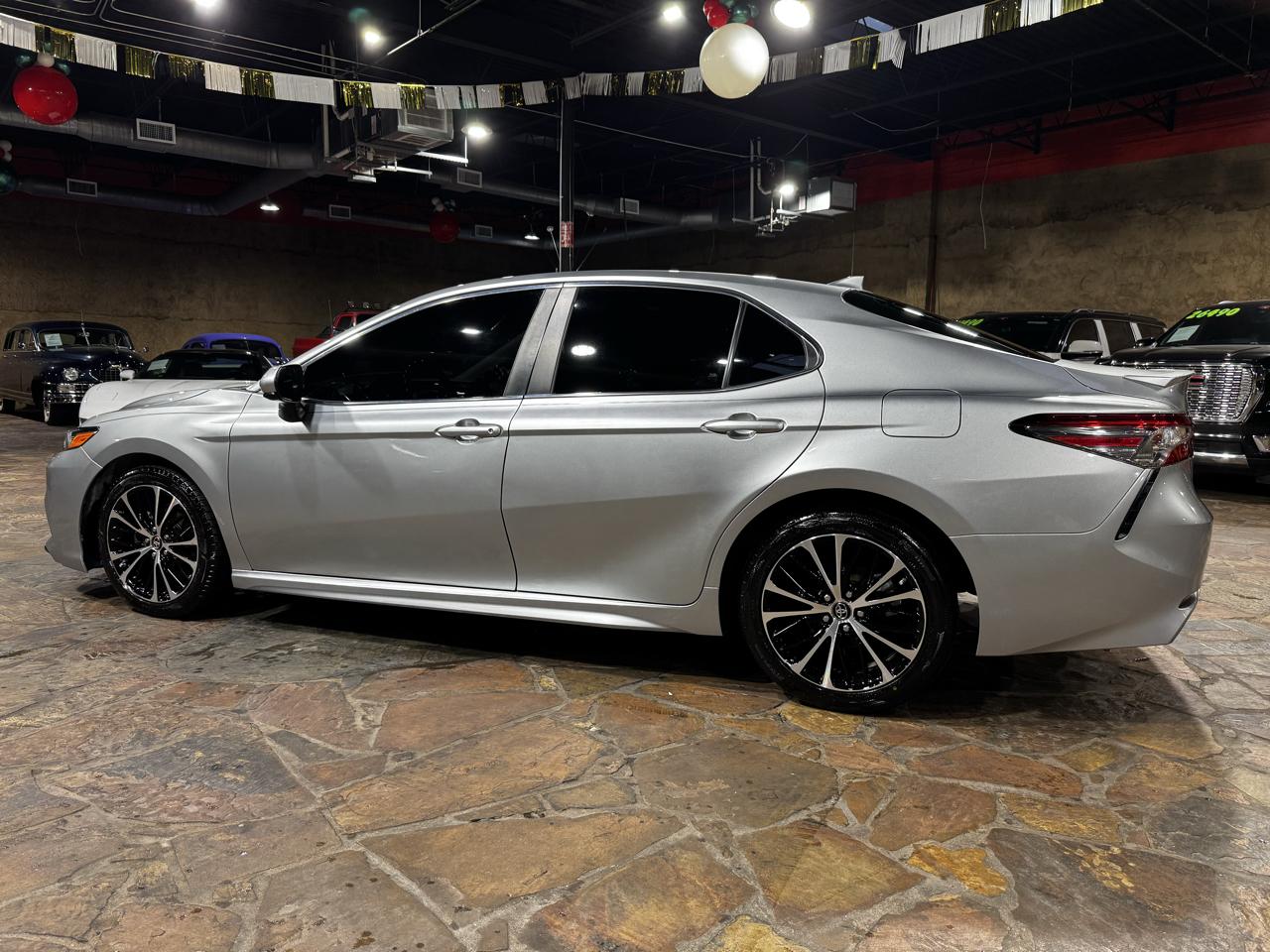 Toyota Camry XLE Auto (Natl) 2019