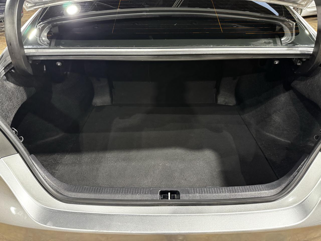 Toyota Camry XLE Auto (Natl) 2019