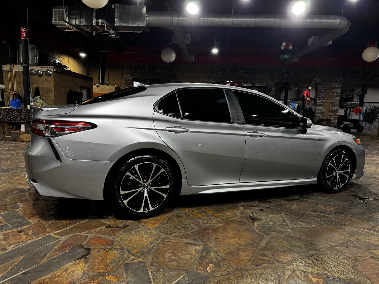 Toyota Camry XLE Auto (Natl) 2019