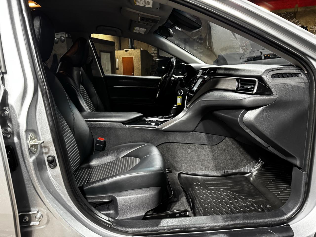 Toyota Camry XLE Auto (Natl) 2019