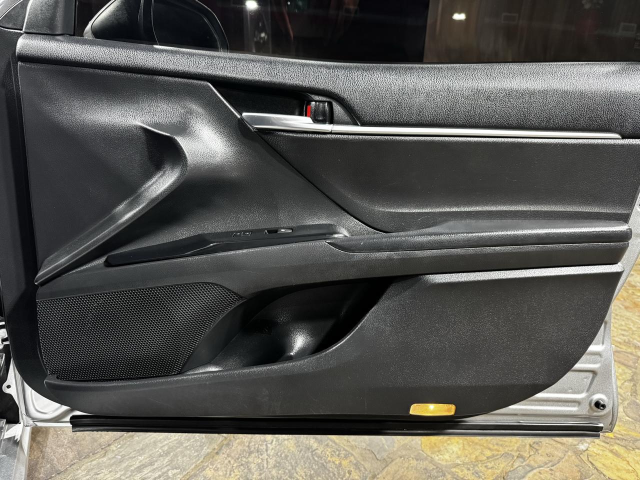 Toyota Camry XLE Auto (Natl) 2019