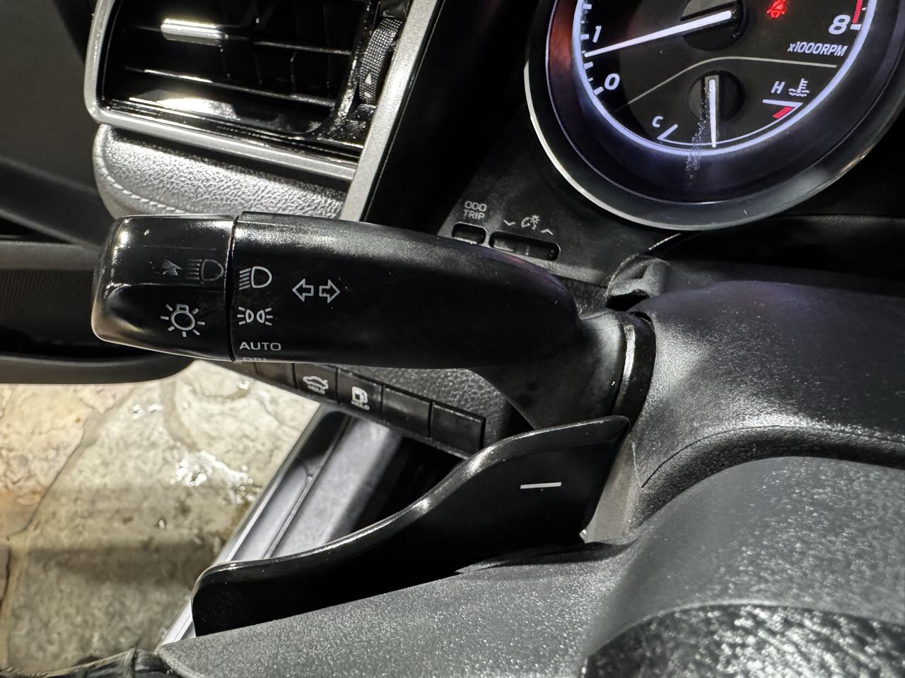 Toyota Camry XLE Auto (Natl) 2019