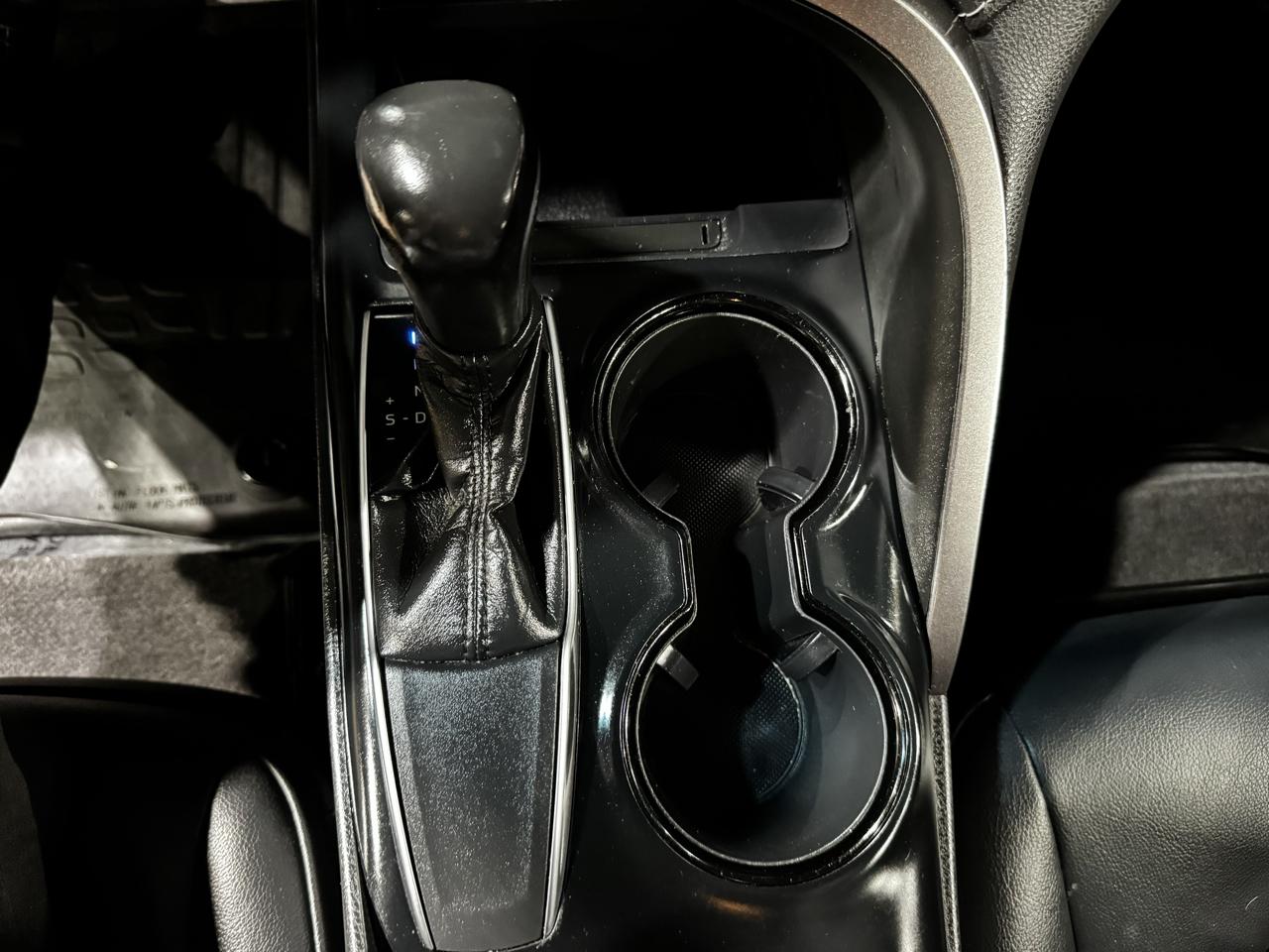 Toyota Camry XLE Auto (Natl) 2019